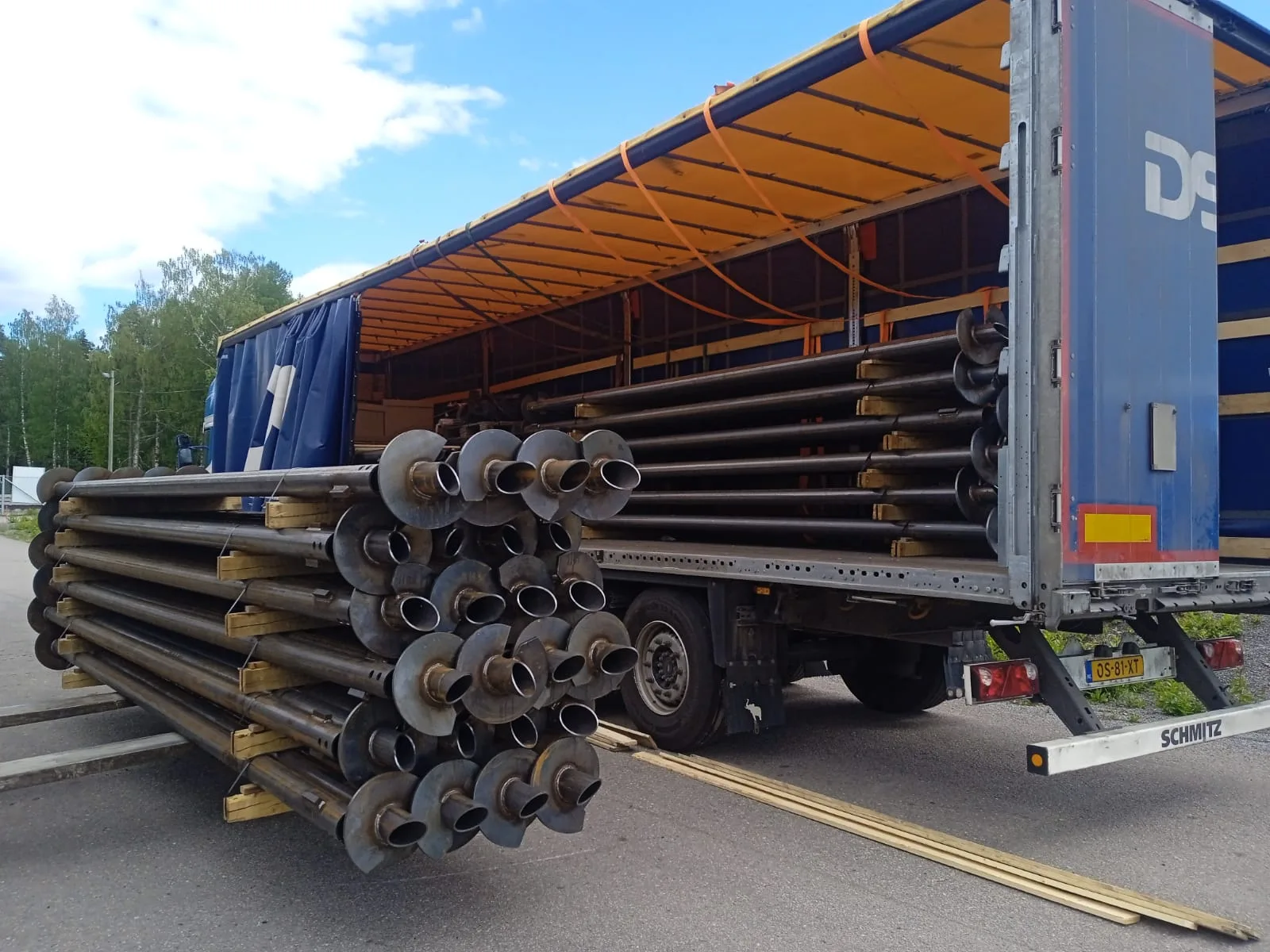 Fertige Schraubpf&auml;hle mit Verbindungsdetails